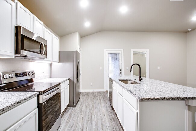 Foto del edificio - Brand New Construction in Cooper District!