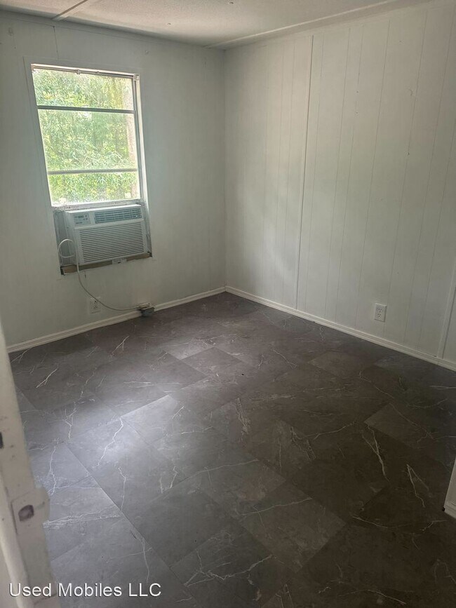 Building Photo - 2 br, 1 bath House - 535 Coconut Circle