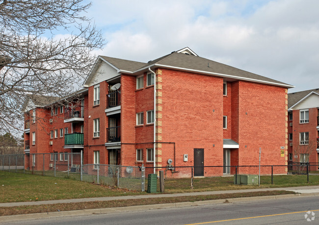 Building Photo - 594-600 Bloor St E