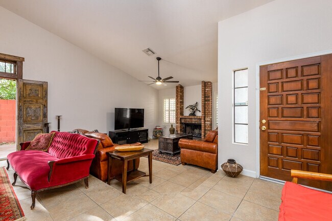 Foto del edificio - 10767 N 109th St