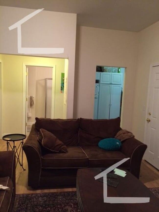 Foto del edificio - Huge BU South Campus 4 Bed/2 Bath on St. Mary's.  Available September 1st, 2026