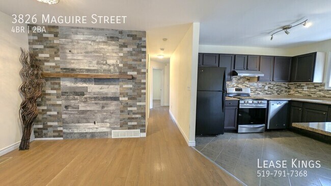 Photo du bâtiment - PRIME SOUTH WINDSOR RAISED RANCH HOME