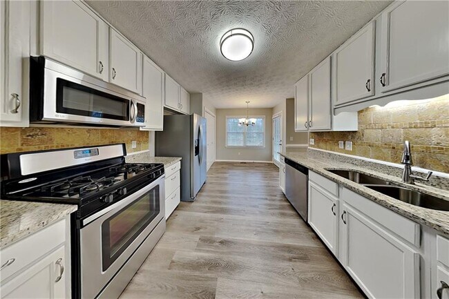 Foto del edificio - 235 Austin Dr