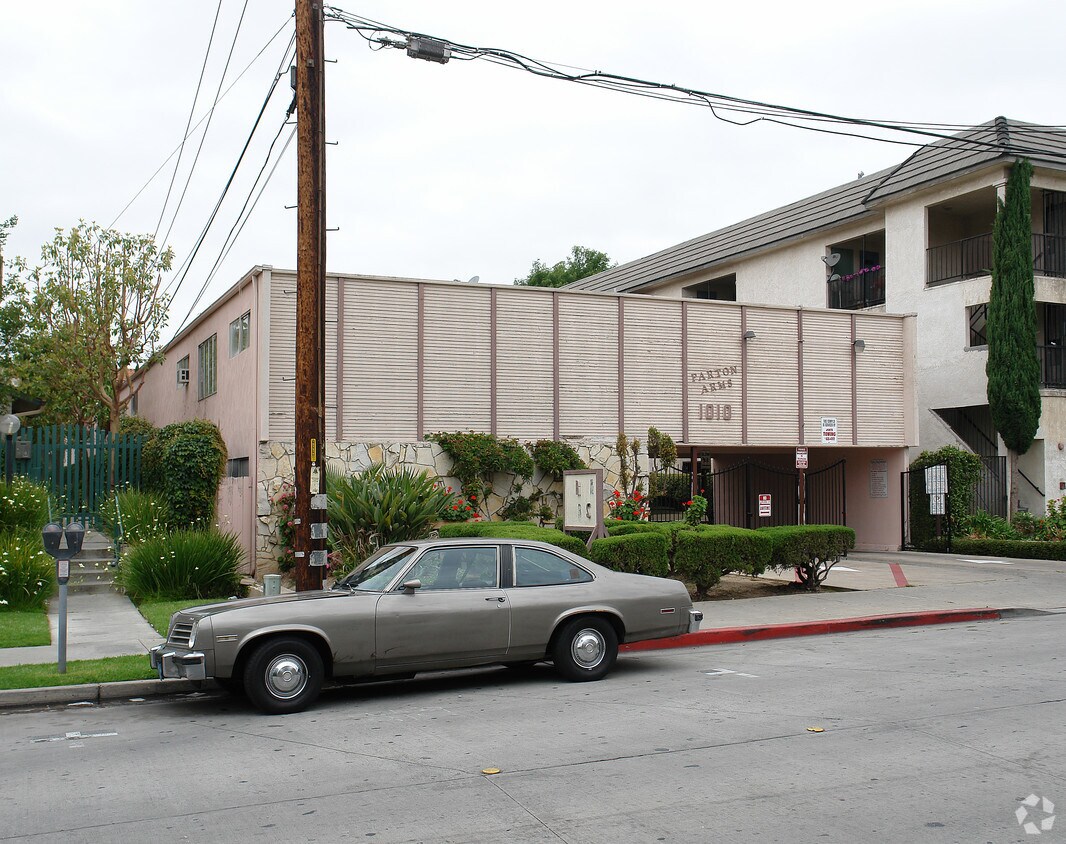 Foto del edificio - Parton Arms