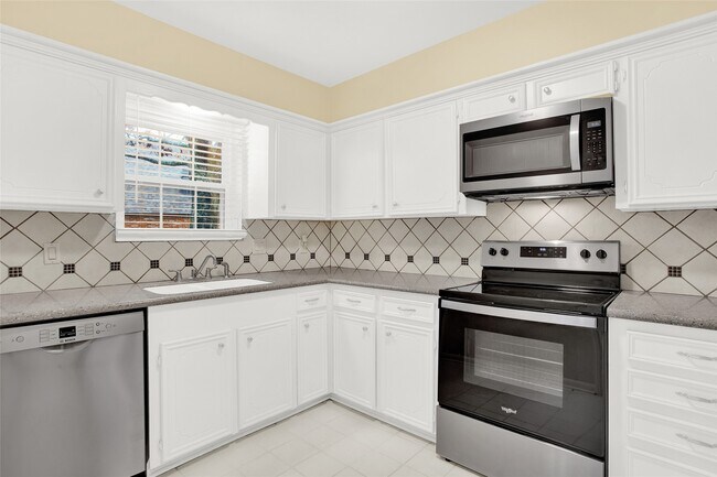 Foto del edificio - 1870 Saxony Ln