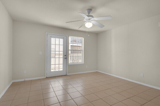 Foto del edificio - Spacious 2B/2B Condo near Beach in the Heart of Destin!