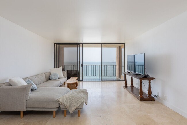 Foto del edificio - 1750 E Ocean Blvd