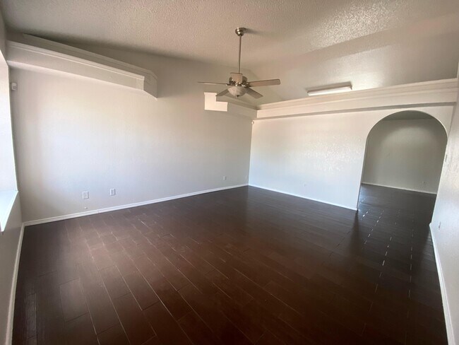 Foto del edificio - 3303 Almedia Pl