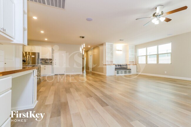 Foto del edificio - 8920 W Jefferson St