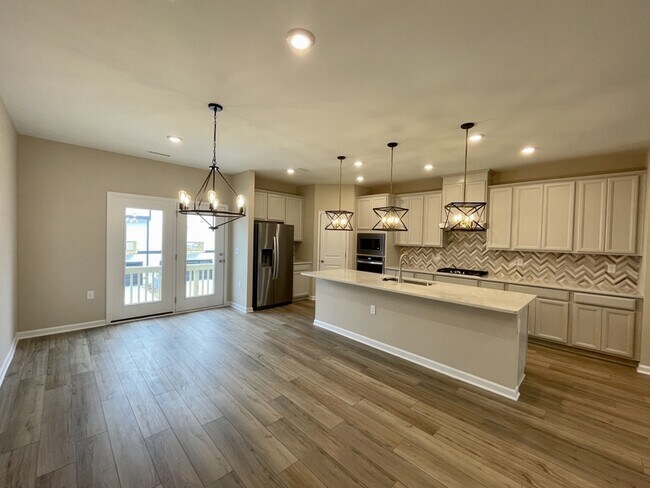 Building Photo - 413 Diversity Wy