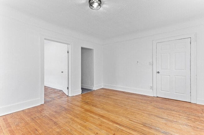 Building Photo - 15114 Quincy St