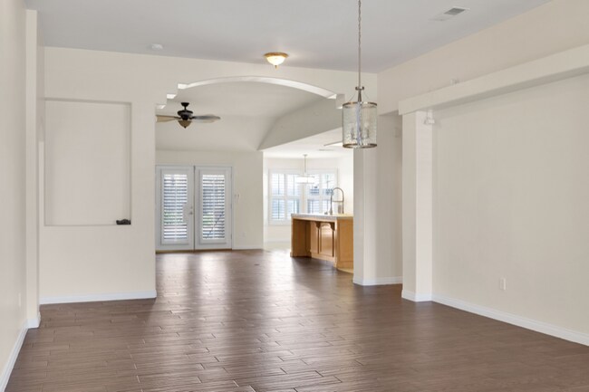 Foto del edificio - 7213 Cafe Rouge Dr