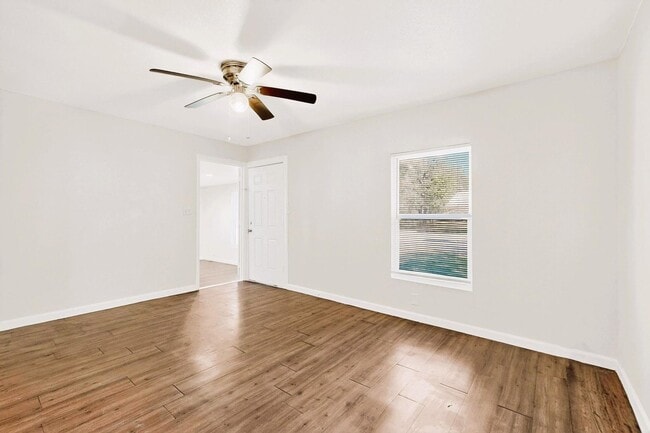 Foto del edificio - Beautifully Updated 3-Bed, 2-Bath Home in Quiet Greenville Neighborhood