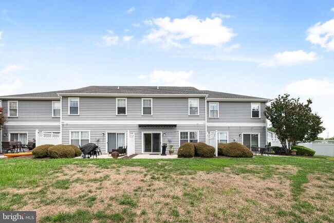 Foto del edificio - 1450 Hidden Meadow Ln