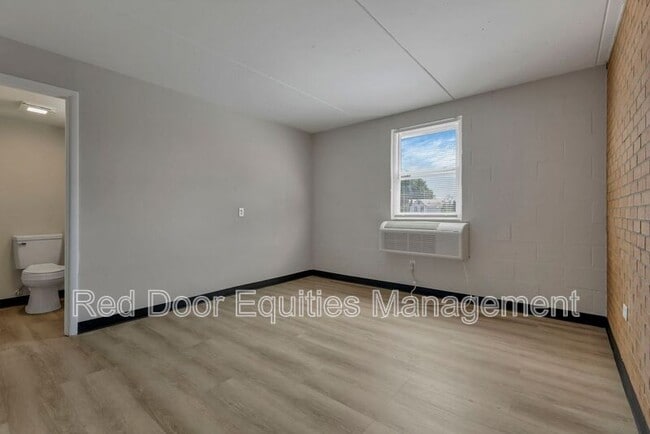 Building Photo - 425 Mt Vernon Rd
