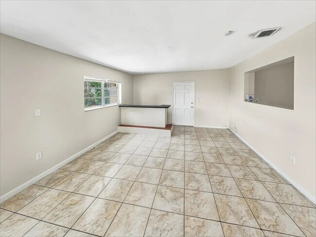 Foto del edificio - 1271 NW 196th St