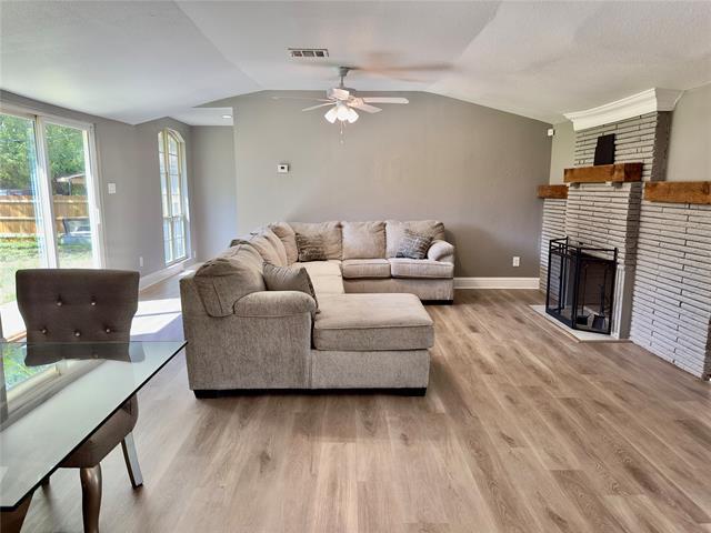 Foto del edificio - 1716 W Mayfield Rd