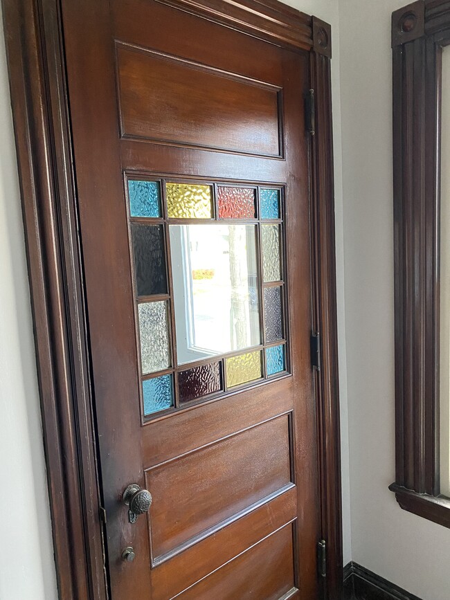28N: Interior Front Door - 28 North St