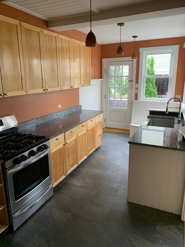 Kitchen - 54 Moody St
