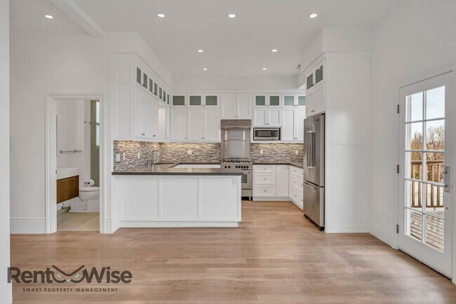 Building Photo - 4 br, 2 bath House - 2713 Folsom St.