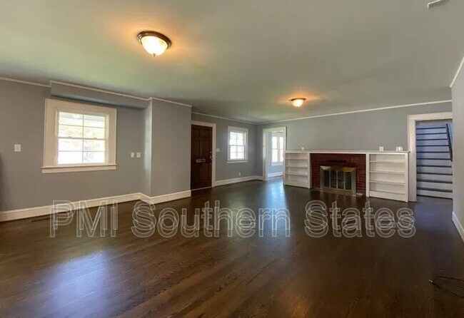 Building Photo - 303 W Buford St