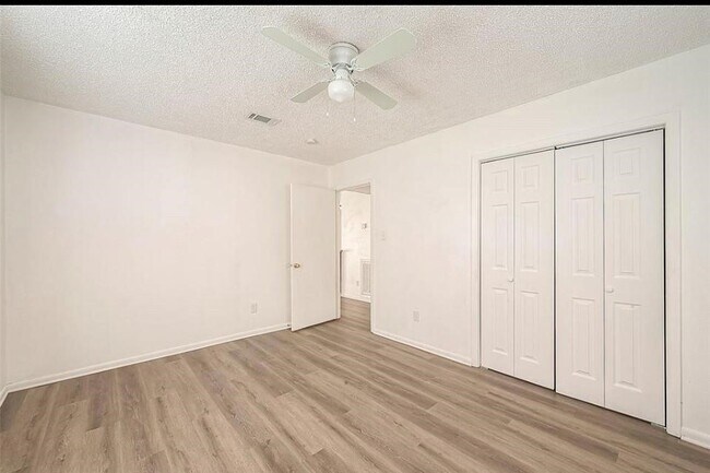 Foto del edificio - 8430 Round Rock Dr