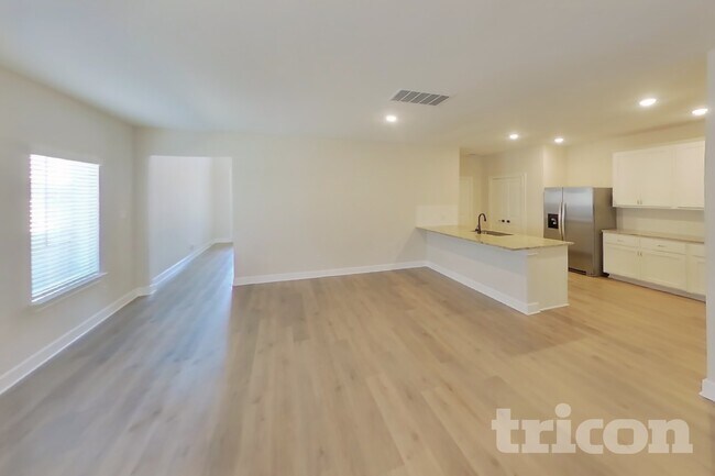 Building Photo - 1210 Dye Blvd