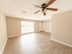 Building Photo - 123 Sunnywood Dr