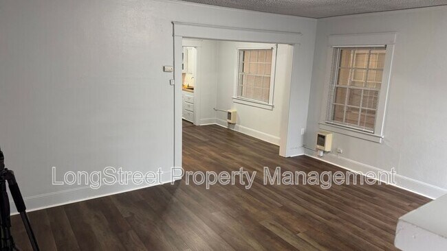 Foto del edificio - 1745 NW Jackson Ave
