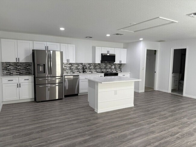 Foto del edificio - 12948 SW 62nd Street Rd