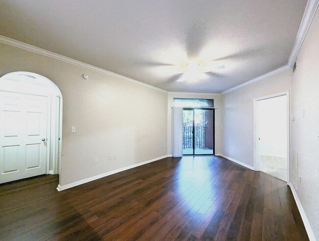 2x2 1042 square feet with balcony - 2x2 1042 square feet with balcony Apartment
