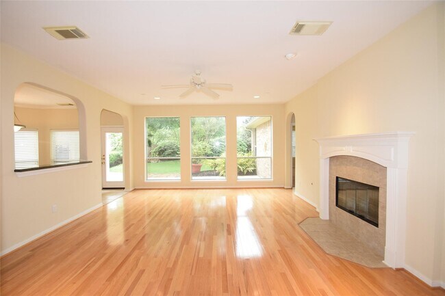 Foto del edificio - 5011 Quiet Falls Ct