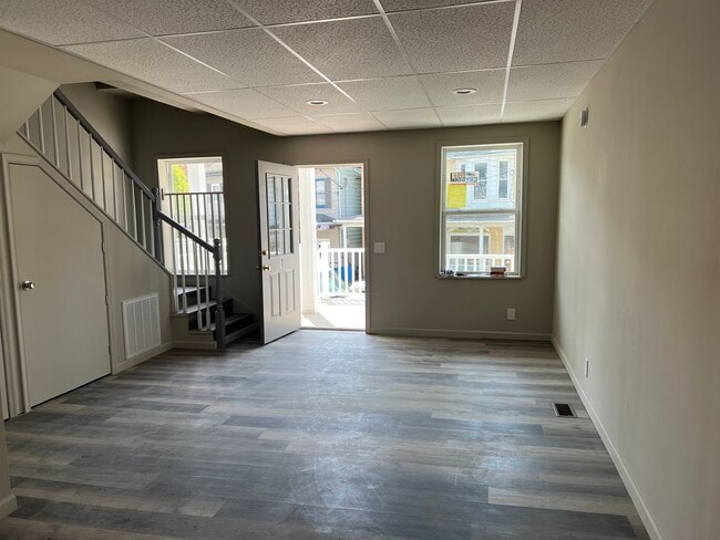 Building Photo - 113 N Coal St