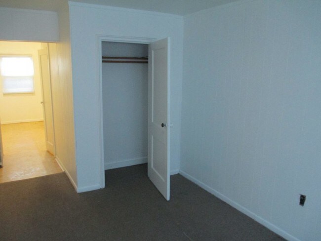 Foto del edificio - Spacious Studio - 181 E25 St Paterson - Apt 2