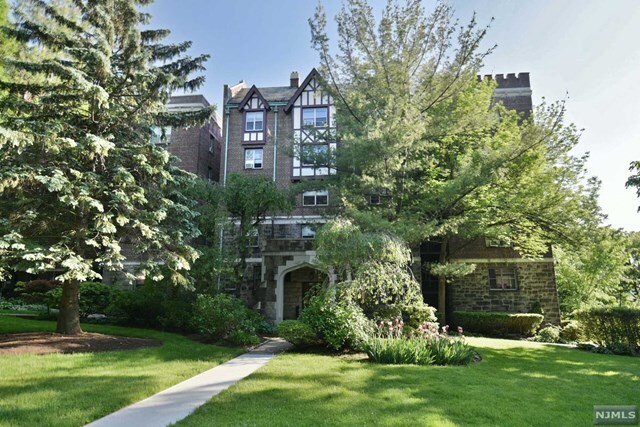 Foto principal - 100 E Palisade Ave