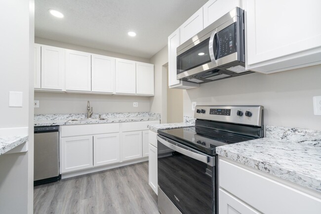 Building Photo - 2218 Clove Terrace/3Bed,2.5 Bath Condo in ...