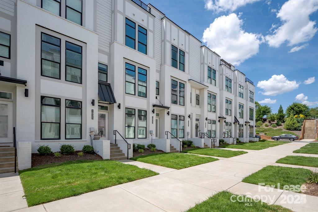 Foto principal - 1037 Wesley Terrace Ave