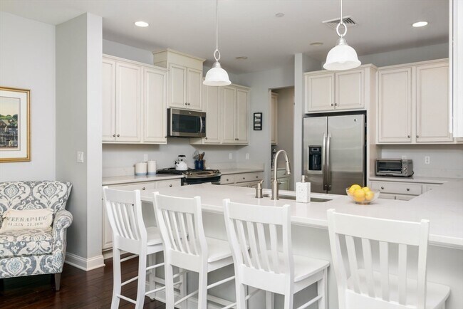 Foto del edificio - 115 Halsted Dr