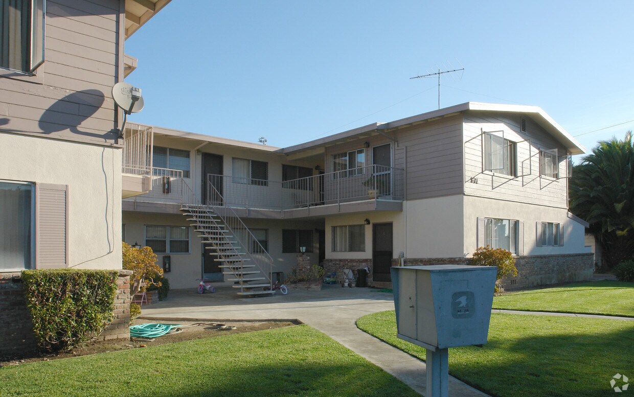 Foto del edificio - 971 Whitethorne Dr