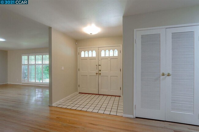 Building Photo - 3718 Parktree Ct