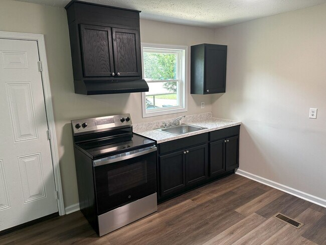 Foto del edificio - 3 Bedroom 1 Bath Home