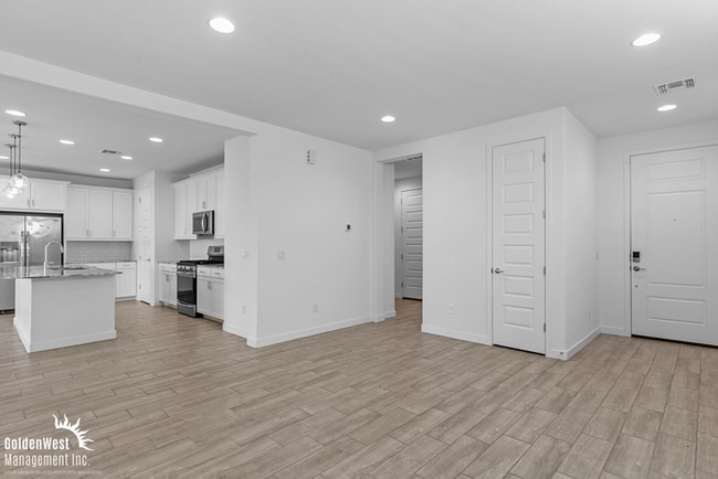 Building Photo - Beautiful 3Bdm 2Ba Home with Modern Upgrad...