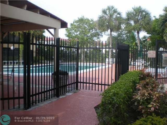Building Photo - 2969 Riverside Dr