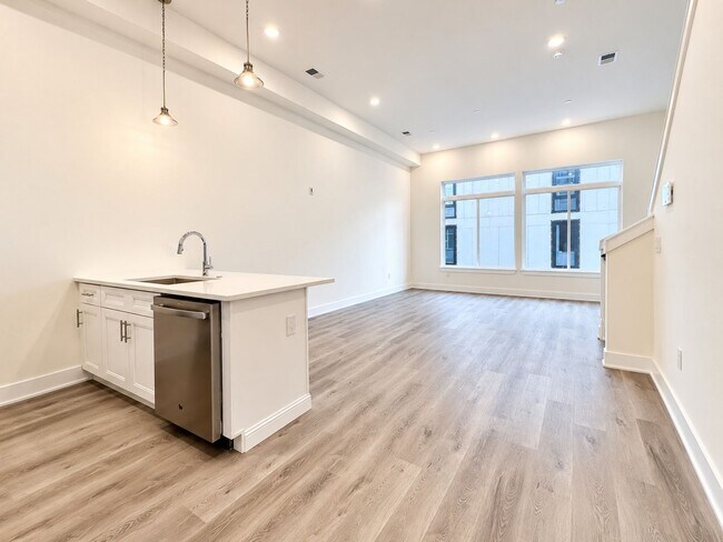 Building Photo - Northern Liberties 2-Bed, 2-Bath Home with Private Roof Deck
