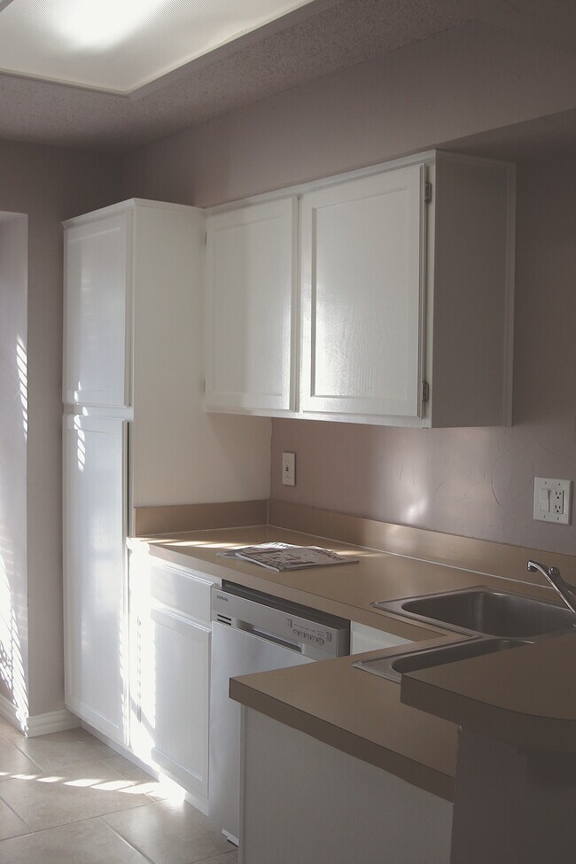 Foto del edificio - 8600 Coppertowne Ln