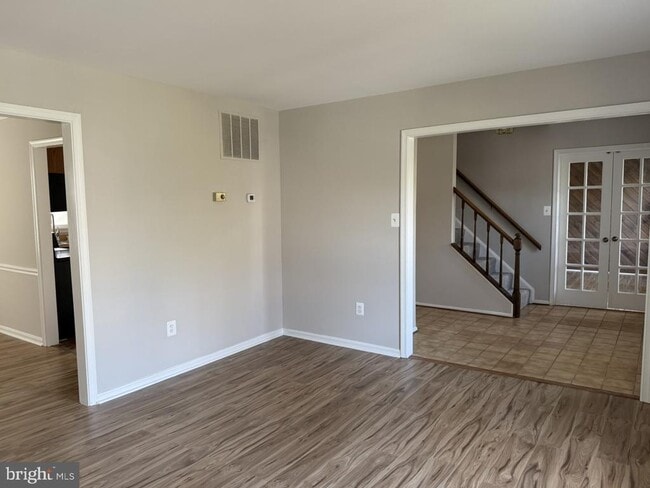 Foto del edificio - 8659 Bannerwood Dr