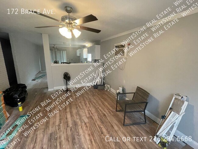 Building Photo - Modern Living in Elyria: Fully Remodeled 3...