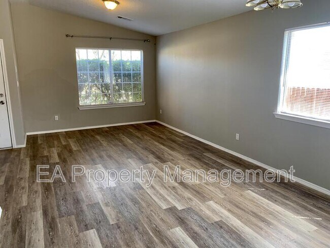 Foto del edificio - 6500 Evesham Rd NW