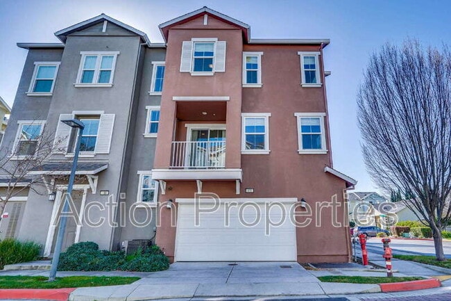 Building Photo - 471 Parvin Dr