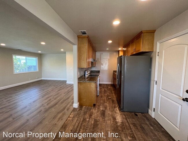 Building Photo - 3 br, 2 bath House - 4615 Armour Dr